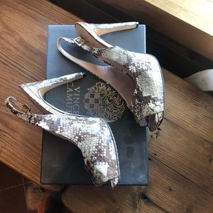 Vince camuto snake skin sling back heel